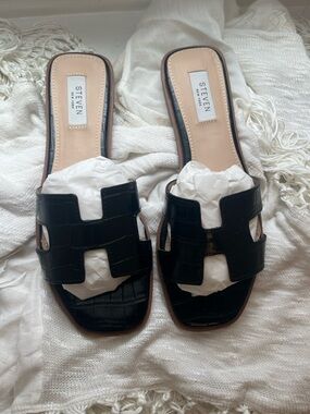 STEVEN by Steve Madden Black Croc-Embossed Slide Mules